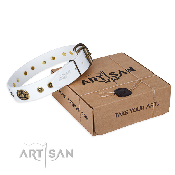 Leather dog collar made of top rate material with strong buckle