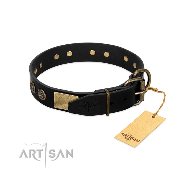 Strong D-ring on natural leather dog collar for your doggie